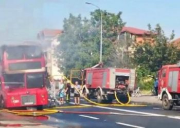 Një autobus është djegur në Shkup, këto janë detajet