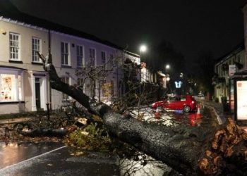 Stuhi e madhe në Britani, ka të vdekur 