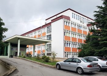 Në Spitalin e Pejës, 3 pacientë të pavaksinuar po marrin trajtim