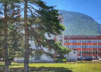 3 pacientë të pavaksinuar po trajtohen me koronavirus në Spitalin e Pejës