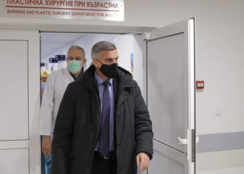 Kryeministri bullgar viziton 7 të lënduarit nga aksidenti në Bullgari