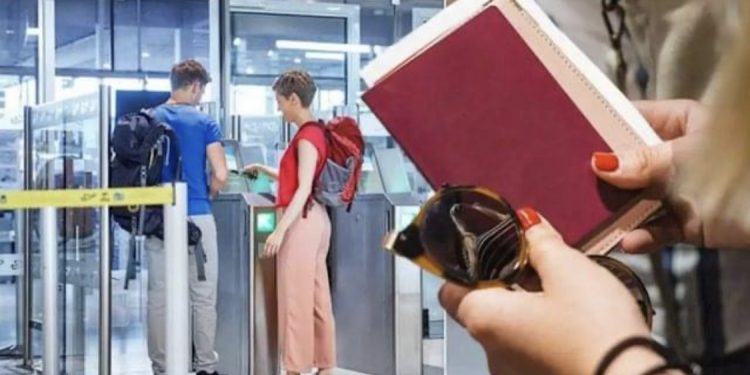 Nga viti i ardhshëm, pagesë shtesë për të udhëtuar në vendet e BE-së