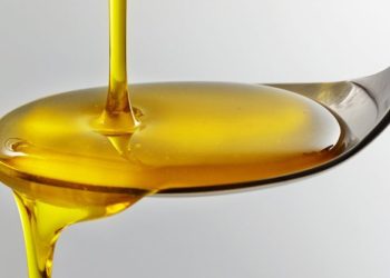 Efektet anësore befasuese të vajit të peshkut për 50 vjeçarët