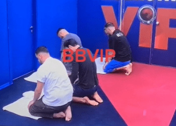 Në Big Brother VIP, djemtë falin namazin