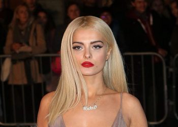 Bebe Rexha në një dasmë shqiptare, shijon atmosferën e krijuar