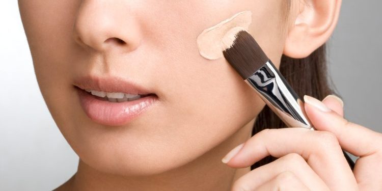 Mënyra se si të gjeni më lehtë nuancën e fondatinës tuaj