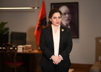 Minsitrja Xhaçka: Viktimat e aksidentit në Bullgari ishin shqiptarë nga Maqedonia e Veriut