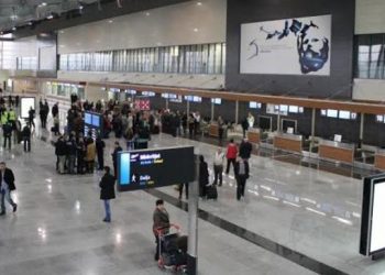 Italia ashpërson masat anti-Covid, disa pasagjerë mbesin në Aeroportin e Prishtinës