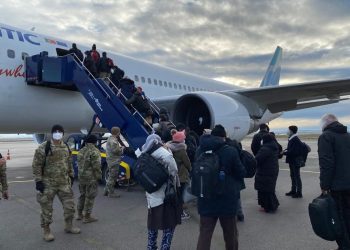 79 refugjatë afganë largohen nga Kosova