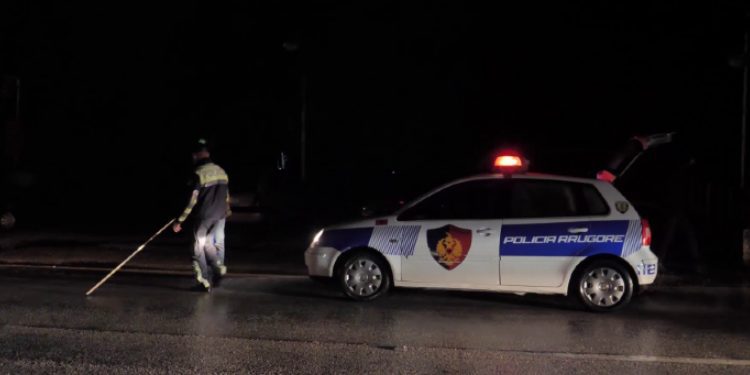 Aksident në Durrës, 2 persona mbesin të lënduar