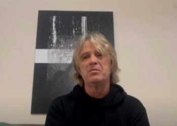 Vokalisti i “Elita 5”, Arif Ziberi tregon sesi grupi ka rezistuar 33 vite në skenë