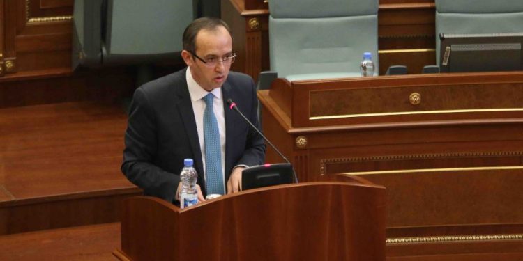 Hoti-Osmanit: Si mund të cenohet rendi kushtetues i Kosovës?