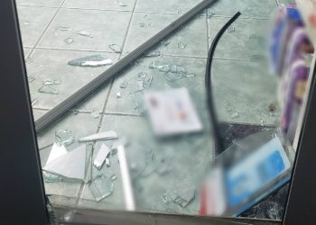 2 persona me armë zjarri grabitin një barnatore në Mitrovicë