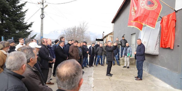 Ramosaj: Është zbuluar pllaka përkujtimore në shtëpinë e ku ishte themeluar shtabi i UÇK-së