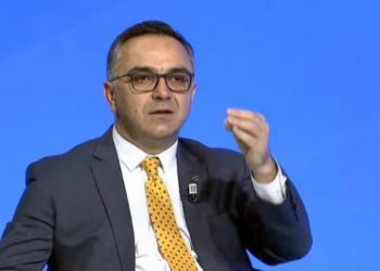 Tahiri: Albin, lëri kritikat për kryetarët e komunave, gjej zgjidhje për energji elektrike