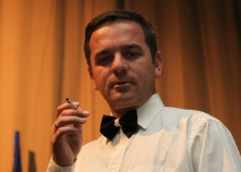 Komuna e Mitrovicës e përkujton aktorin Blerim Peci në 4 -vjetorin e vdekjes