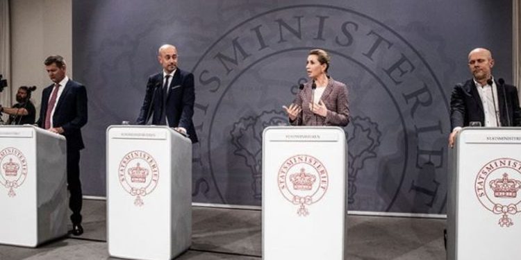 Varianti Omicron i koronavirusit, Danimarka mbyll shkollat fillore, baret dhe restorantet