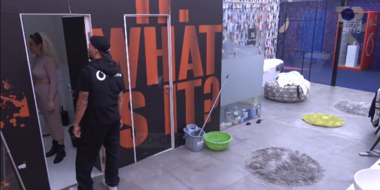 Sarah përlotet, Donaldi dhe Antonela kujdesen për të