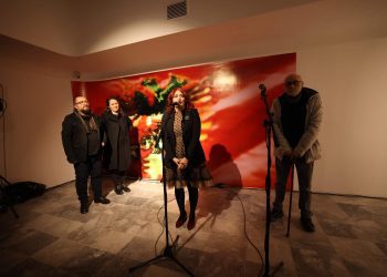 Hoxha: Ekspozita “Paralel” interpretim i viteve të luftës dhe pasojave të saj