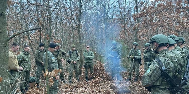Pjesëtarët e FSK-së, sfidohen në trajnimin “Simboli i Ujkut”