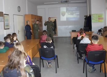 Rreziku nga mjetet piroteknike, FSK-ja mban ligjërata vetëdijësuese në shkolla