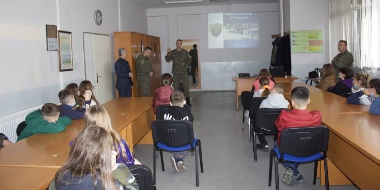 Rreziku nga mjetet piroteknike, FSK-ja mban ligjërata vetëdijësuese në shkolla