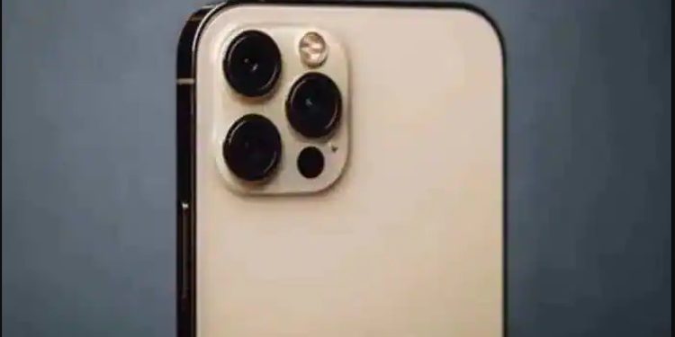 Apple iPhone 15 Pro do të vjen në treg pa portin e kartelës fizike SIM?