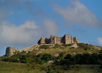 Arrestohen 2 persona në Novobërdë nën dyshimin e falsifikimit të dokumenteve!