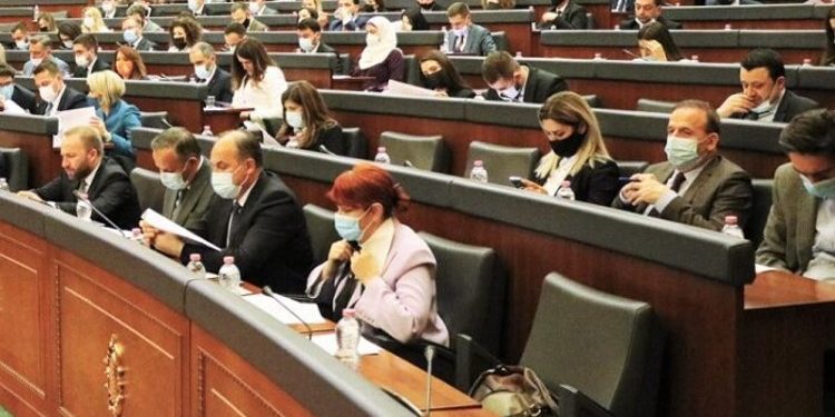 PDK: S’do të qëndrojmë në sallë, për të dëgjuar dështimin e Osmanit