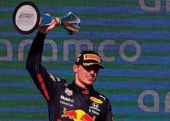 Verstappen kampioni i ri botëror në Formula 1