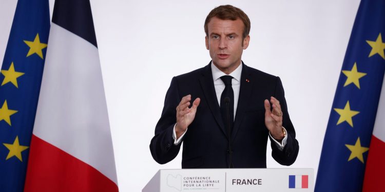 Presidenti Macron ka një njoftim me rëndësi për vaksinimin