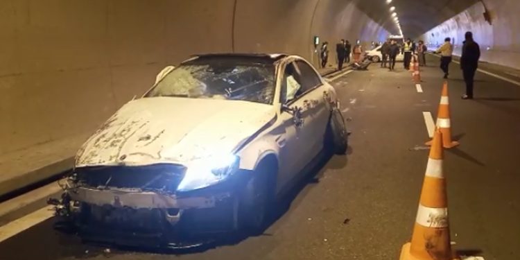 Pamje nga aksidenti në tunelin e Kalimashit ku mbeti i vdekur një person