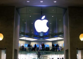 Punëtorët e Apple për të hyrë në vendin e punës duhet të kenë test negativ të koronavirusit