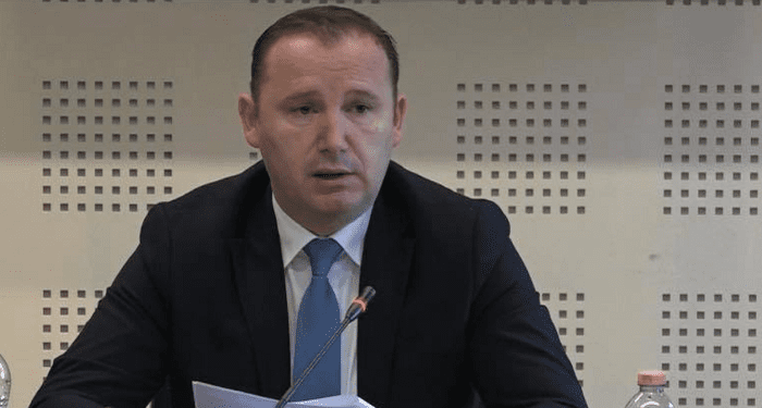 Rritja e rasteve me koronavirus, Zemaj kritikon Ministrinë e Shëndetësisë