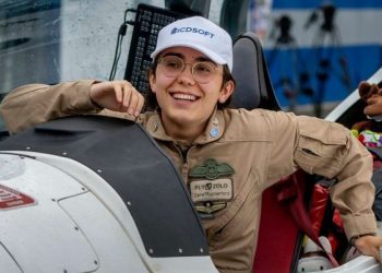 Pilotja adoleshente, Zara Rutherford bëhet aviatorja më e re që fluturon e vetme në botë