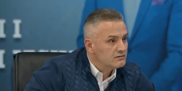 Kush e telefonoi Bekim Jasharin nga Haga?