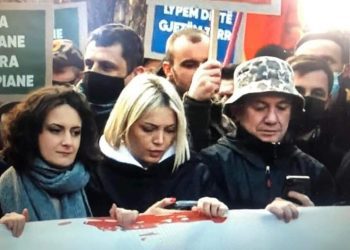 Në ballë të protestës së PSD-së edhe gazetari Berat Buzhala