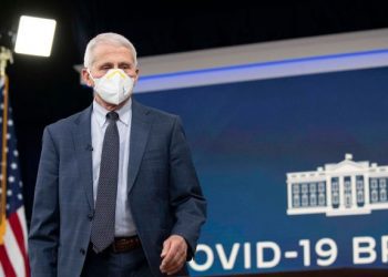 Fauci: Ka ende rrezik të rritjes së madhe të shtrimeve në spital nga Omicron në SHBA