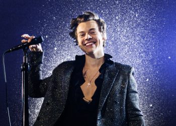 Çfarë rekordi po thyen këngëtari Harry Stales me turneun e tij “Love On Tour, 2022”?