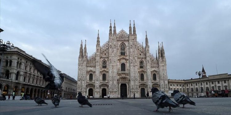 Pse pezulloi Italia 33.500 mjekë nga detyra?