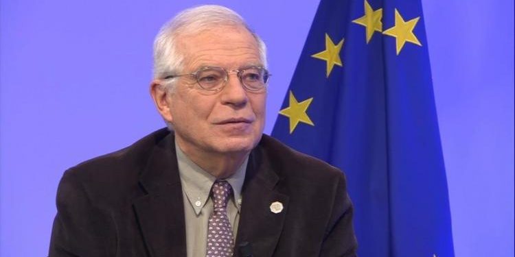 Borrell: BE-ja të ndërmarrë hapa ndaj grumbullimit të trupave ruse në kufi me Ukrainë