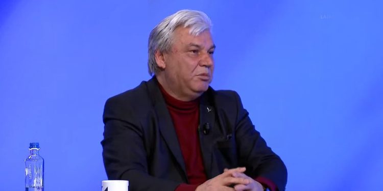 Kryeziu: Çka kanë interes serbët që jetojnë në Kosovë me votu referendumin në Beograd?