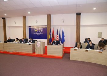 3 shkolla në Deçan po vijojnë mësimin online, shkak rritja e rasteve me koronavirus