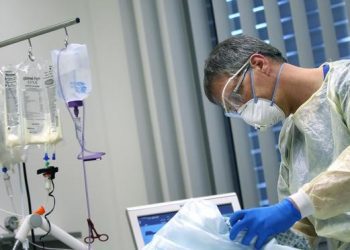 Koronavirusi mund të dëmtojë veshkat, thotë një studimi i ri