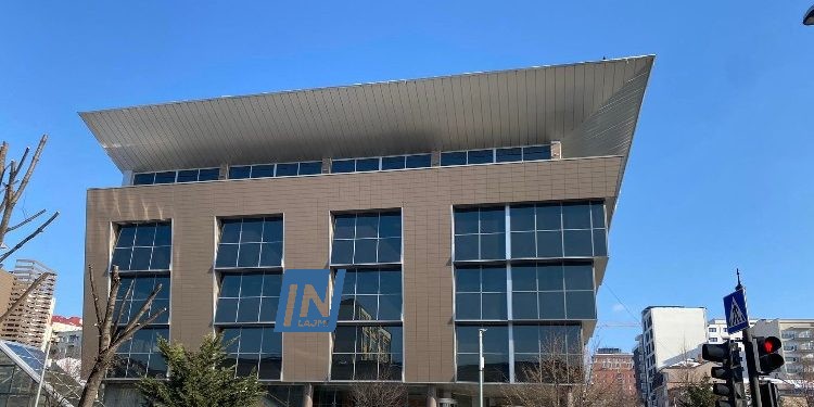 Rritet numri me koronavirus i mësimdhënësve dhe nxënësve