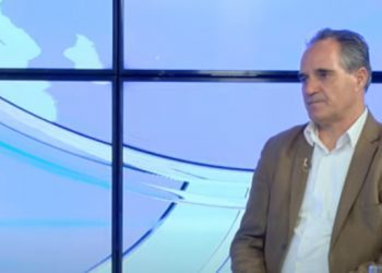 Hasani për raportet Kosovë-Serbi: Paqja arrihet kur viktimat tregohen se ku janë