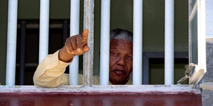 Afrika e Jugut kundërshton ankandin për shitjen e çelësit të qelisë së Mandelës