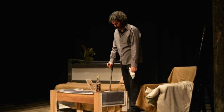 “Një jetë tjetër”- Shfaqje që emocionoi publikun