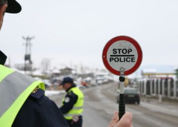 Mbi 2.000 gjoba për qytetarët që nuk respektuan rregullat në trafik