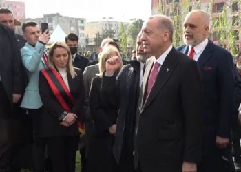 Në Laç inaugurohet “Sheshi Erdogan”